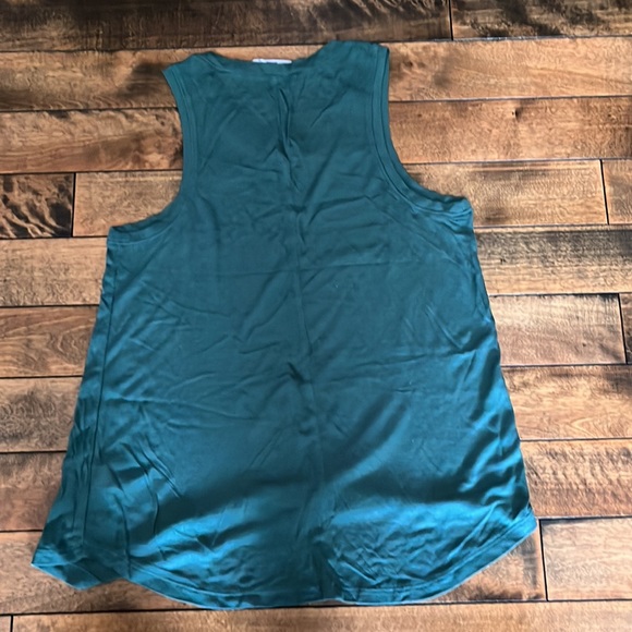 Tank - Picture 3 of 3